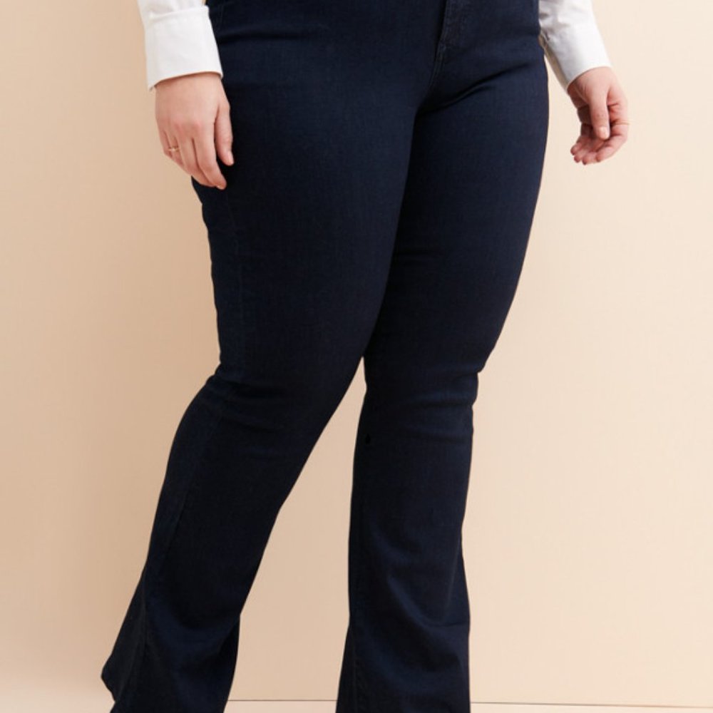 Universal Standard Sava High Rise Flare 34" Size 40W